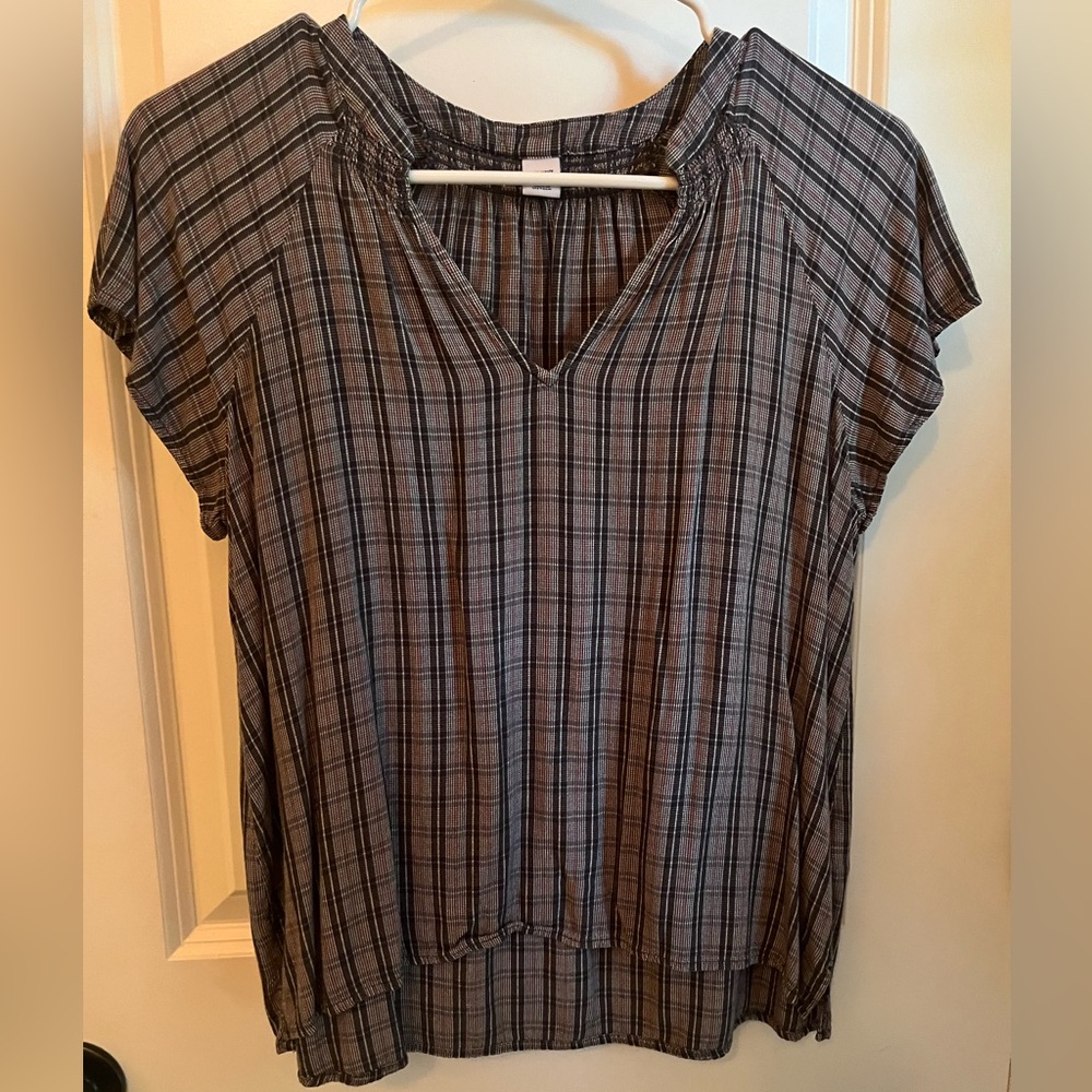Old Navy Black and Red Cap Sleeve Blouse